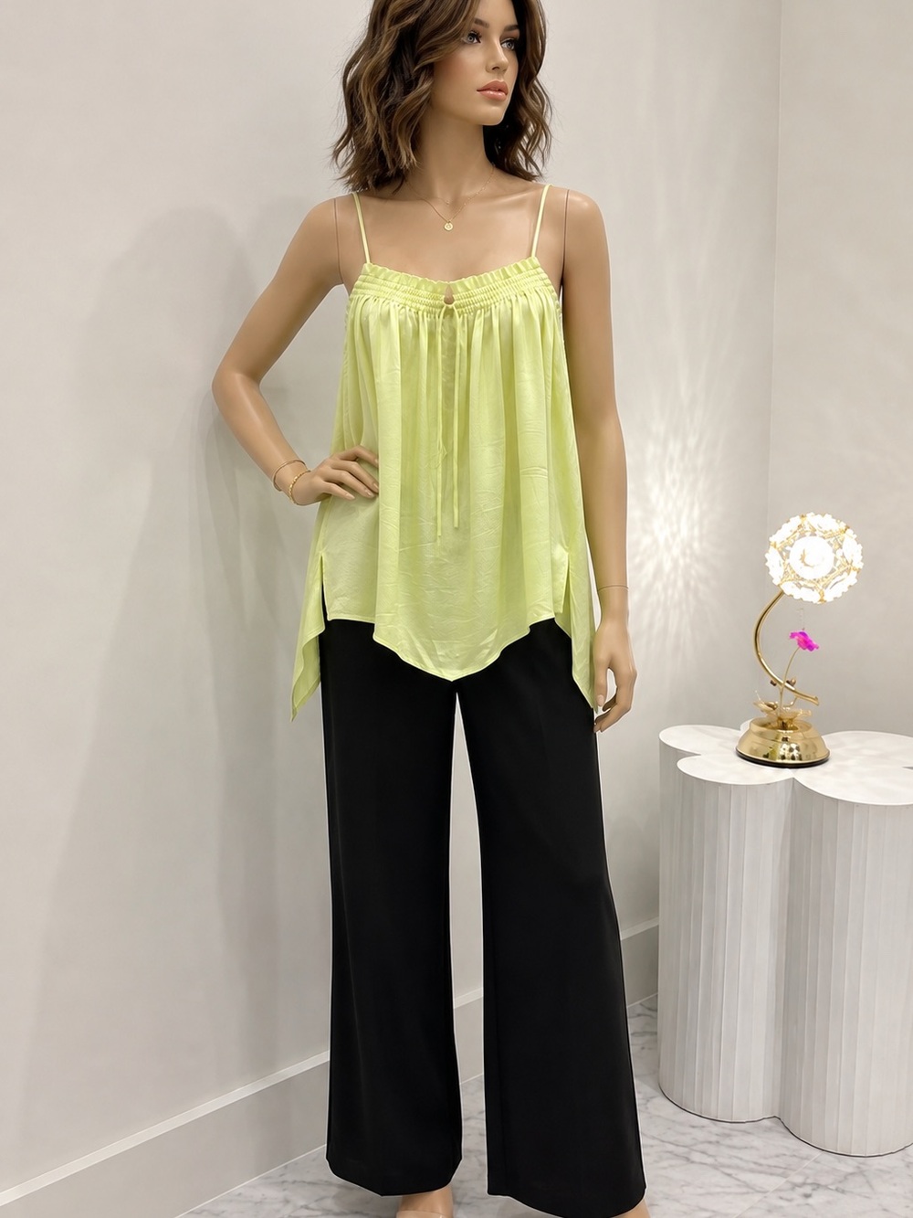 Rachel Roy Smocked Pastel Yellow Top Ruffle Trim Sleeveless Lightweight Sise S